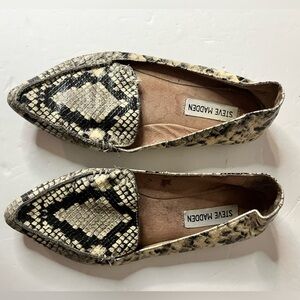 Steve Madden Snakeskin Print Pointed Toe Flats | Approx. Size 7